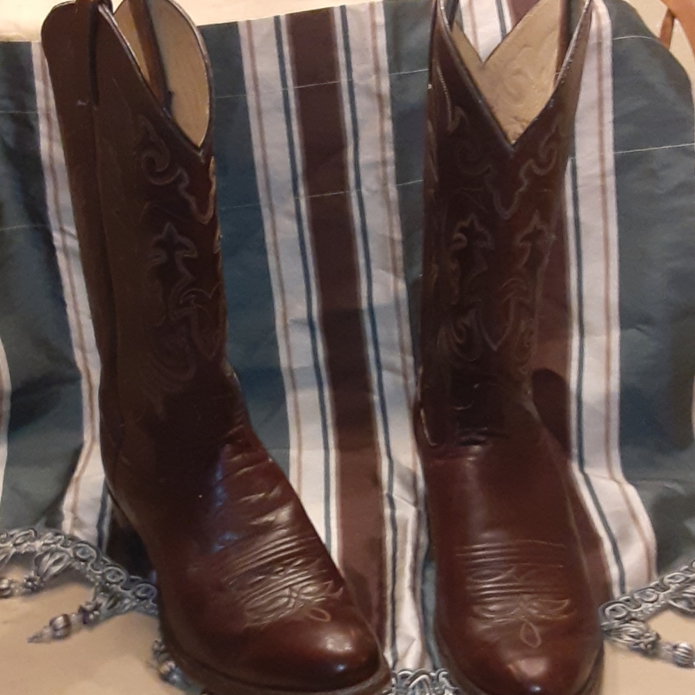 Gently Used Mens Boot